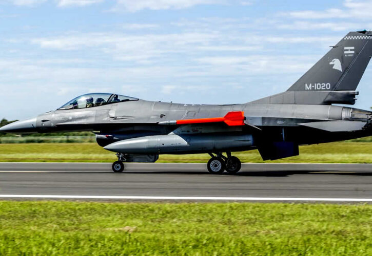 Los aviones de caza F-16 de la Fuerza Aérea Argentina iniciaron formalmente sus actividades de vuelo el lunes 30 de marzo de 2026